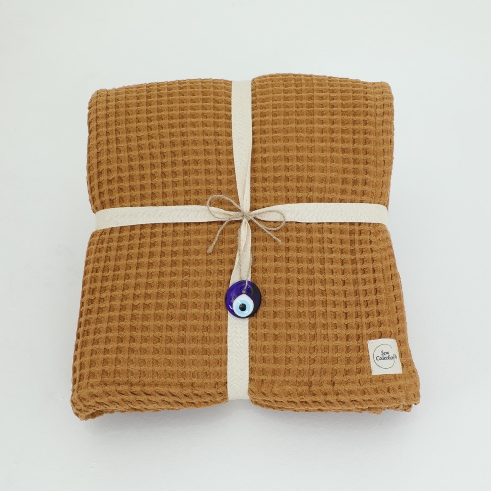 Waffle Weave Blanket in Warm Brown